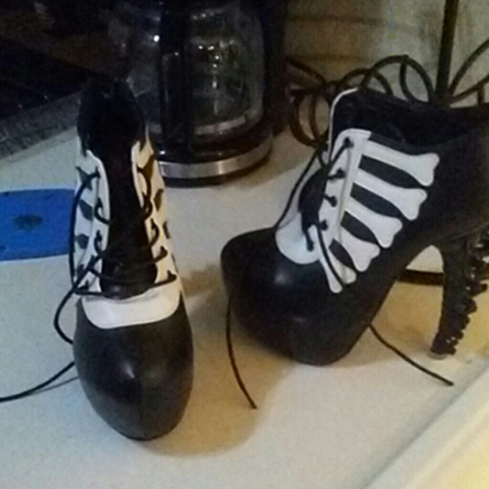 Super cute skeleton heels